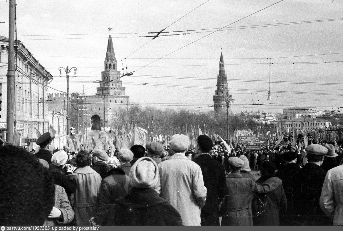 Как встречали Юрия Гагарина в Москве после первого полёта в Космос:  уникальные фотографии | О Москве нескучно | Дзен