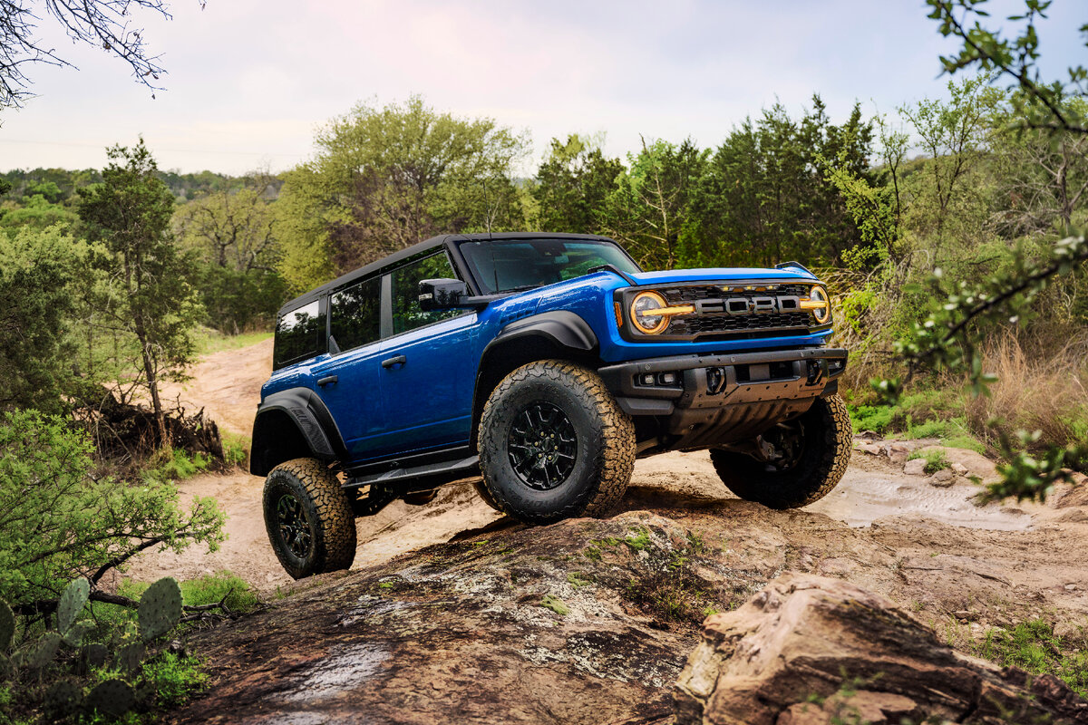 Ford Bronco Raptor Black Appearance Package: черный пакет дизайна для  BRaptor | AutoBazar.US - Авто из США, тюнинг пикапов и внедорожников | Дзен