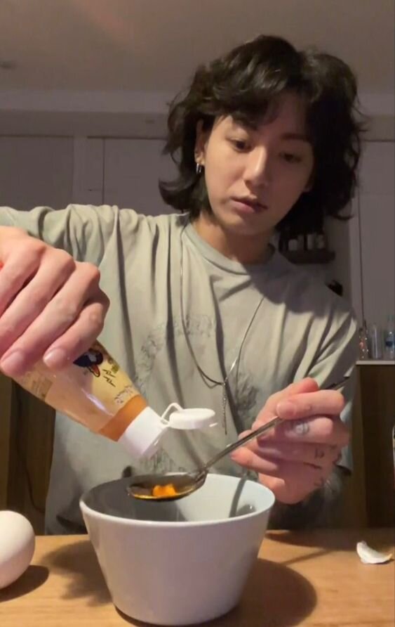 Война войной ... а обед по распорядку ...>>