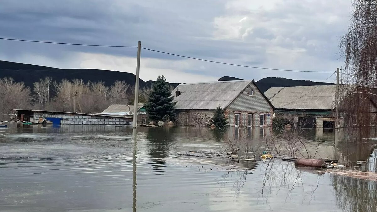 Минус 42 см в Урале: вода постепенно покидает затопленный Орск в Оренбуржье  | 56orb.ru | Дзен