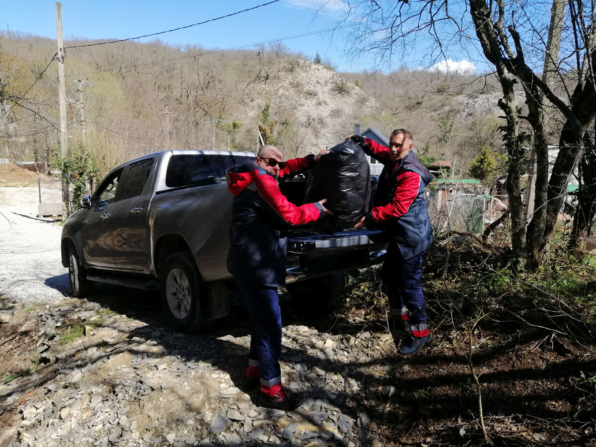 Уборка территории дольменного комплекса