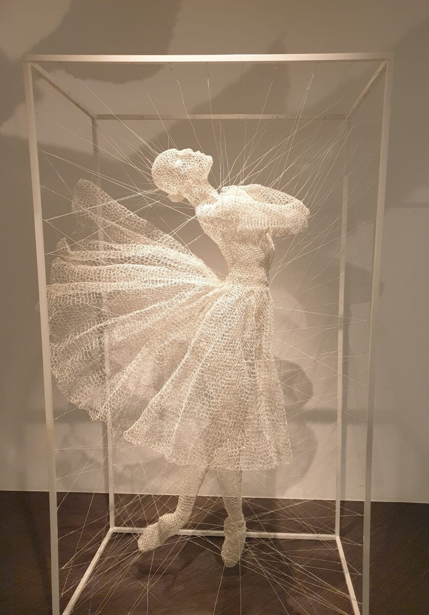 Надя Зубарева Без названия 2017 Стальная проволока, полимерное покрытие