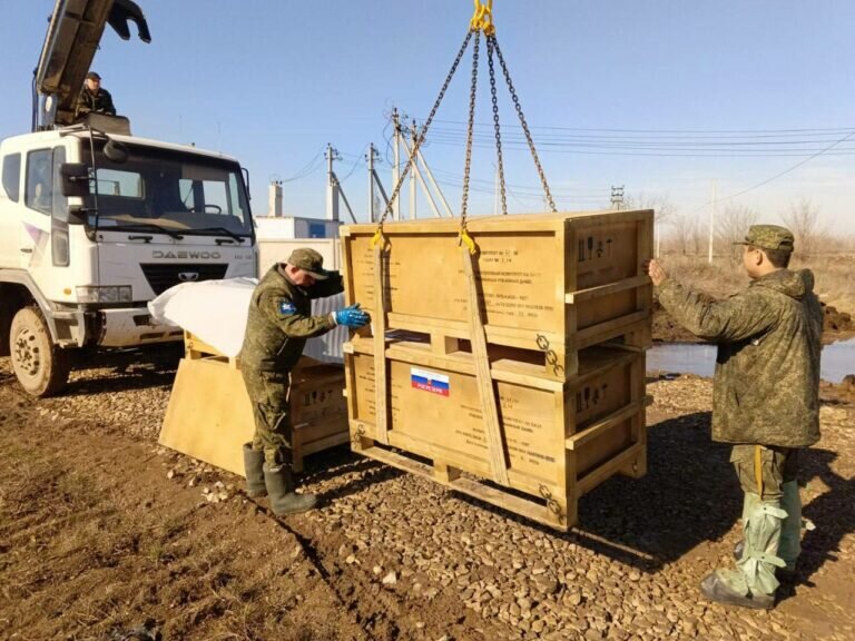    Военные помогают Оренбургской области противостоять паводку Кристина Просвиркина