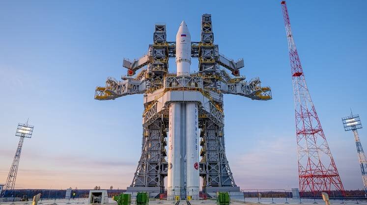    Роскосмос