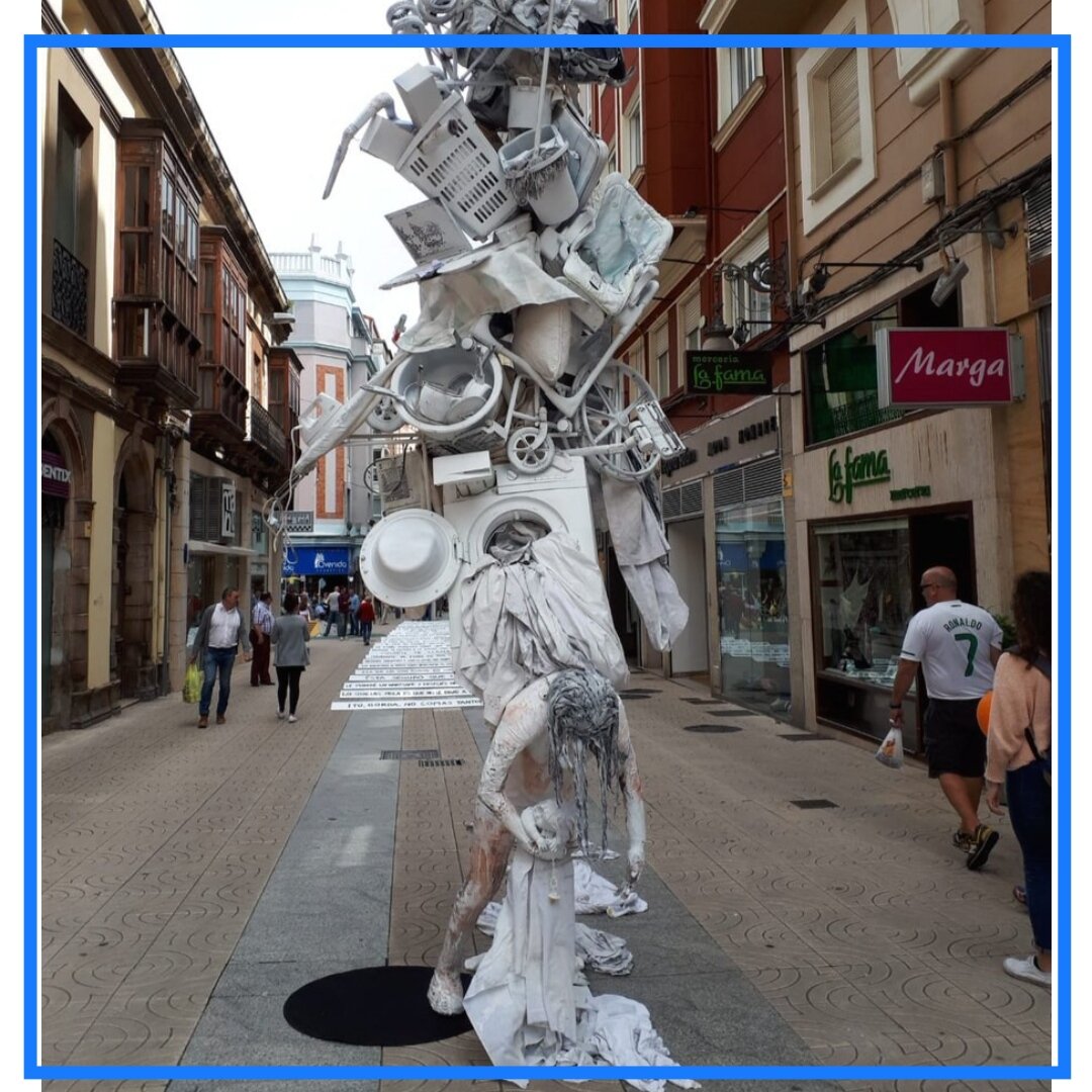 Памятник в Испании. Фото из интернета