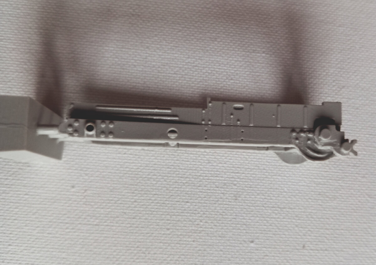 Рама имеет хорошую детализацию. В орегенале выполнена из швелера и дополнительными усилина диагональными стяжками.