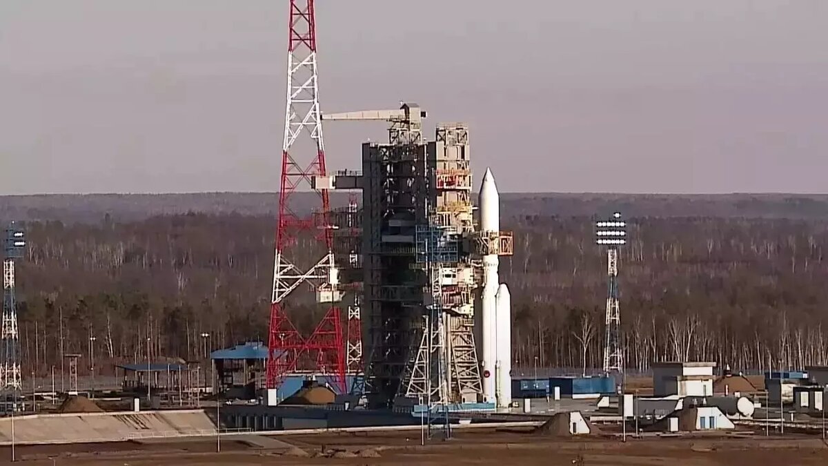     Ракета, созданная омскими инженерами на заводе «Полет», сегодня отправилась в открытый космос.