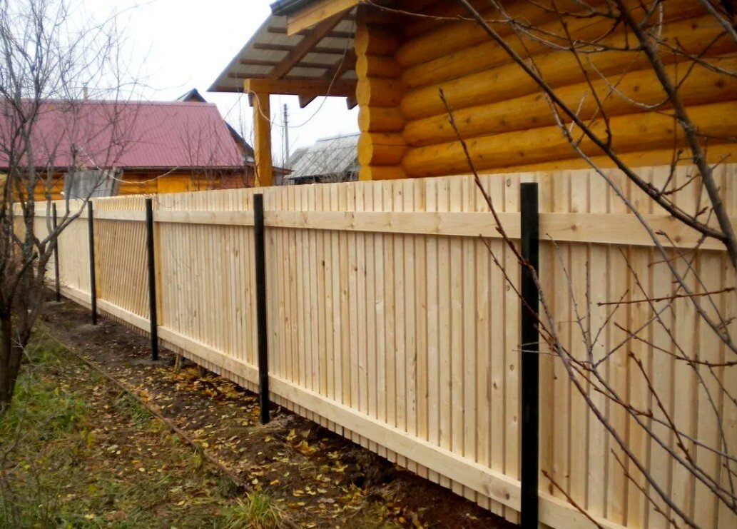 Соседский участок с баней