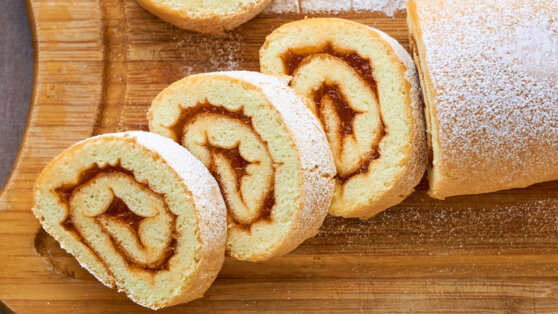    30 минут на кухне: вкусный рулет с джемом к чаю Алина Городниченко