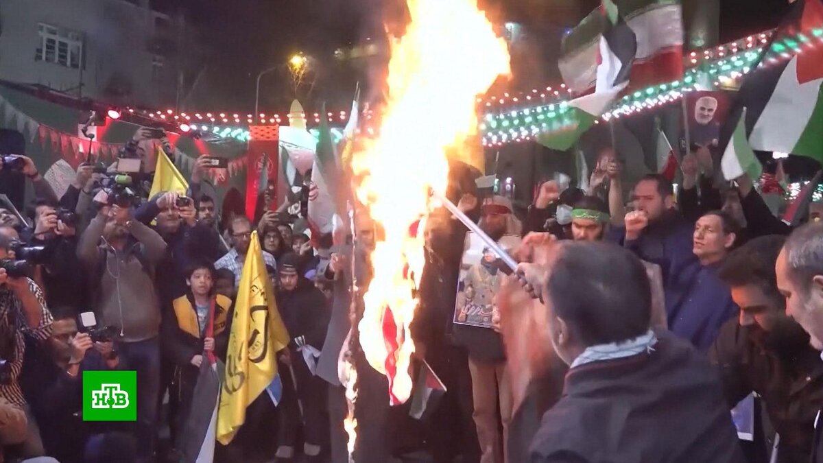    СМИ: в США считают неизбежным ответный удар Ирана по Израилю