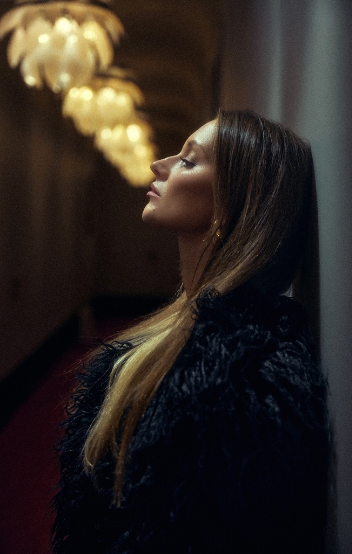 Когда девушки собираются, все, о чем они говорят, — это обсуждают других девушек. Потому-то я никогда не дружила с девушками. 
