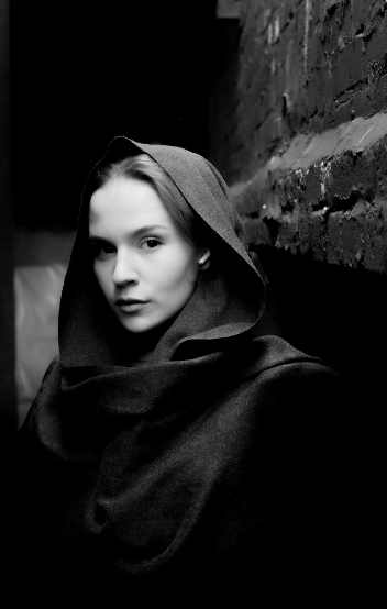 ... Мужчины всегда думают, что девушке ничего не стоит привлечь парня. Сами девушки придерживаются иного мнения. 
