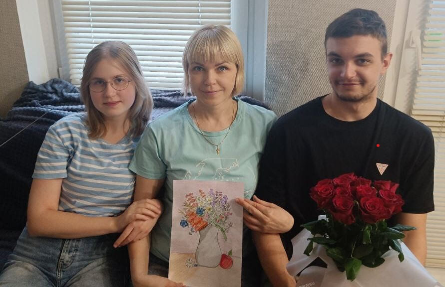 С мамой Натальей и сестрой Анастасией