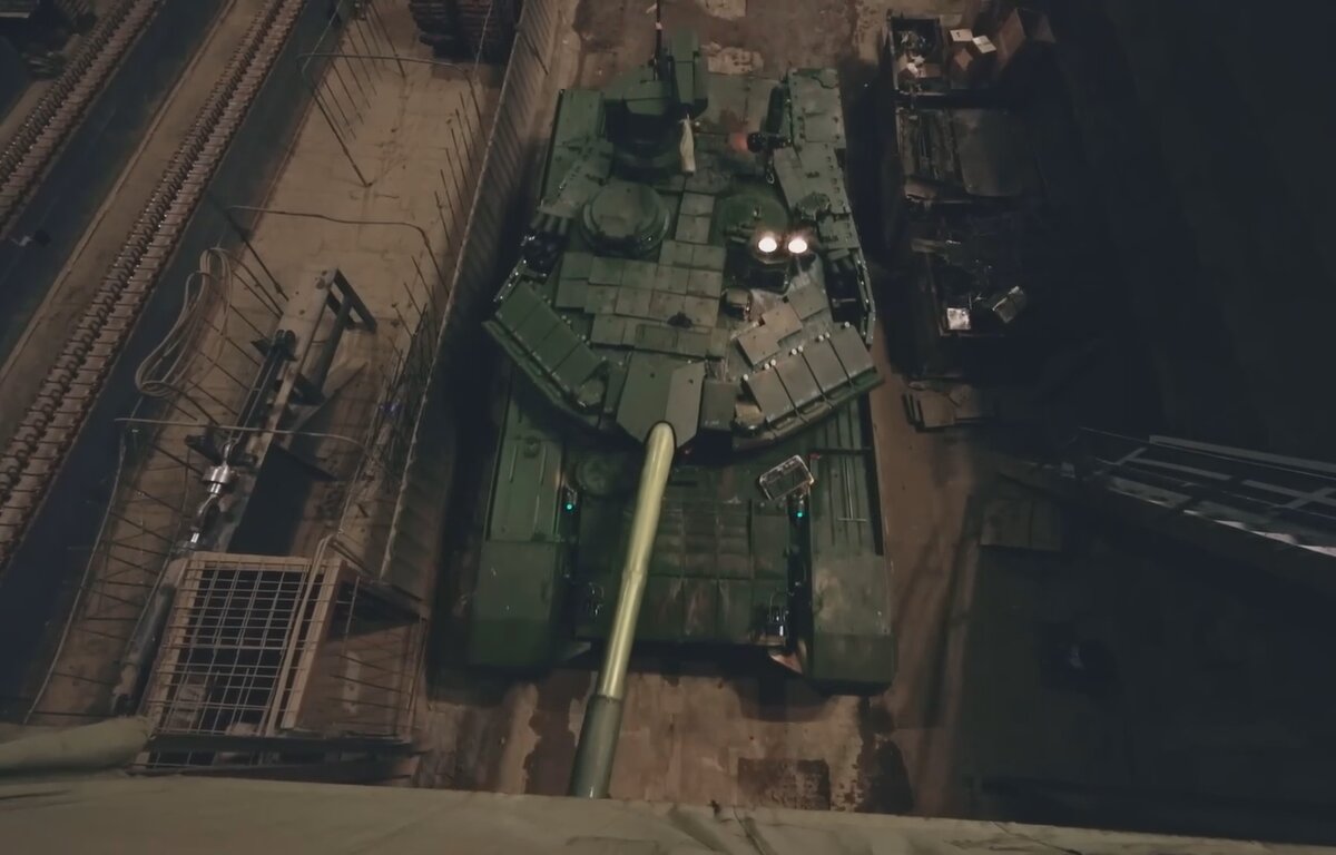 Уралвагонзавод. Кадры Т/К Звезда