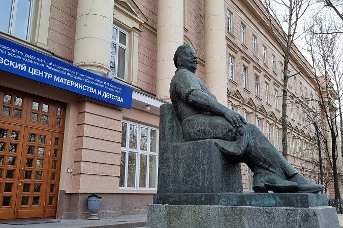 В некоторых клинических институтах пациенты как короли: и отношение соответствующее, и здание, как дворец
