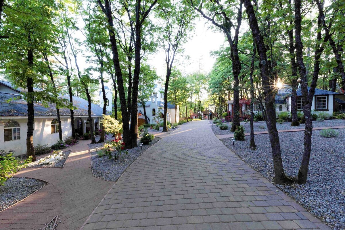 Монастырь преподобного Германа Аляскинского в Платине (США)