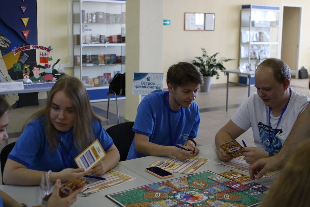 Ассоциация развития финансовой грамотности (АРФГ) опубликовала итоги конкурса ресурсных центров волонтеров финансового просвещения, в числе семи победителей – Волгоградский государственный университет.-3
