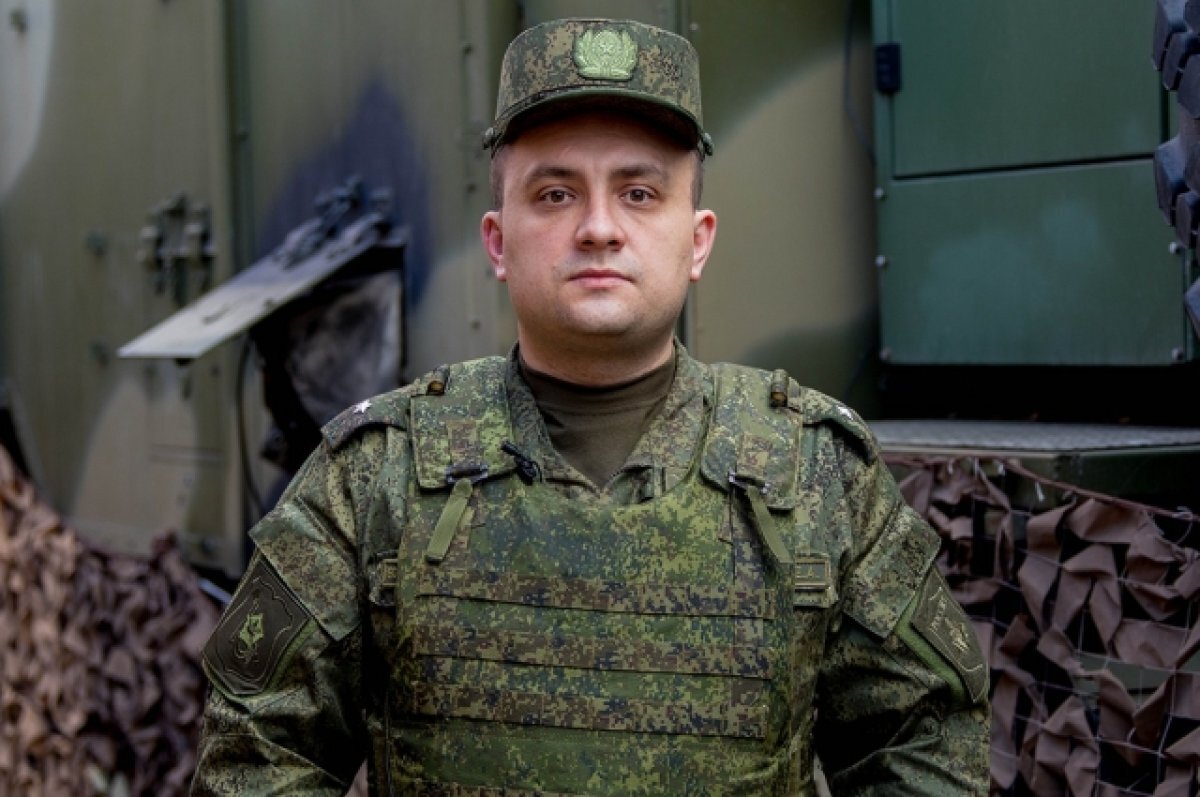    Офицер пресс-службы Минобороны России Евгений Половодов.