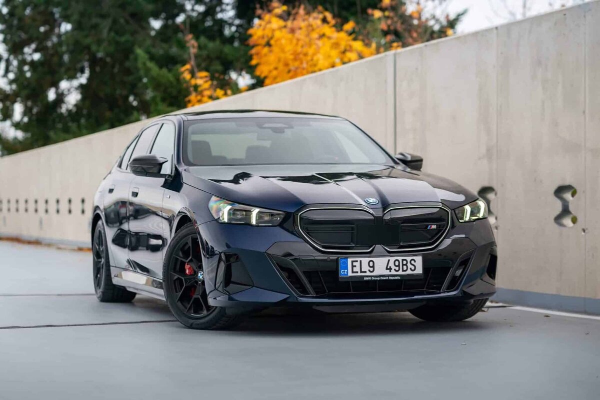    Стандартная BMW 5-серии в версии M60 Левченко Максим