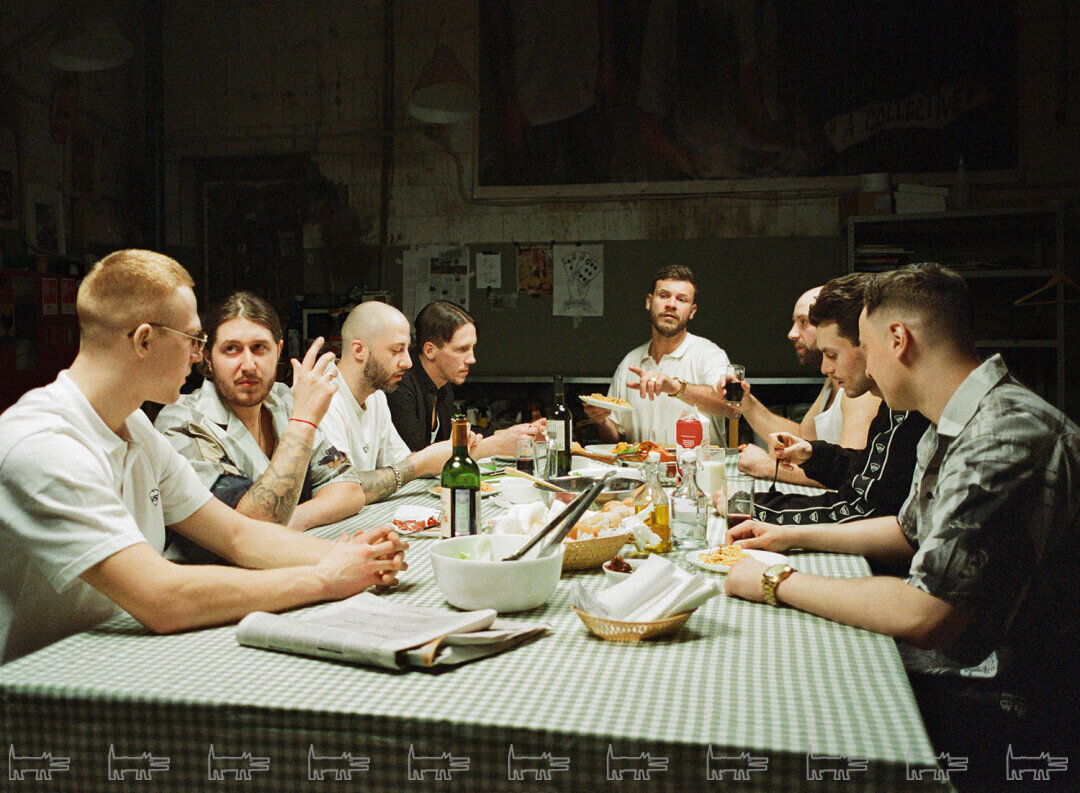    Команда бренда «Питерский Щит», слева направо: Илья Антонов, Станислав Ефименко, Азар Страто, Виктор Остриков, Константин Рязанцев, Сергей Нестерович, Руслан Дукмас, Рома Челюсти Фото: Рома Челюсти