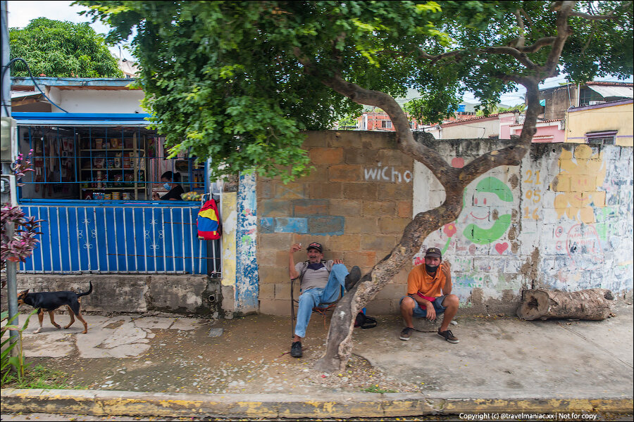 Чем живут люди в бедном венесуэльском городке в райском месте на берегу Карибского моря