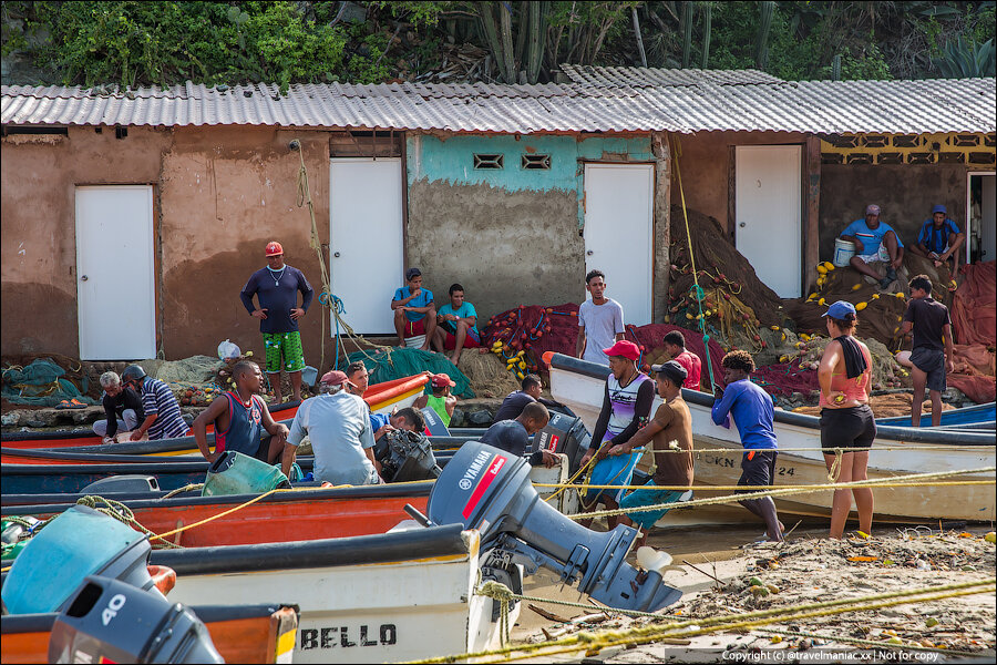 Чем живут люди в бедном венесуэльском городке в райском месте на берегу Карибского моря