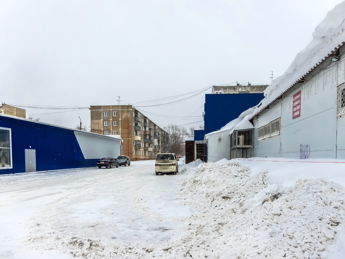 Микрорайон 16, Торговый центр