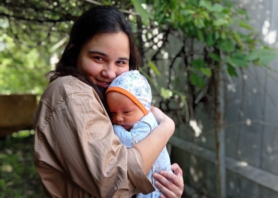 Даже не верится, что сын был таким крошкой))