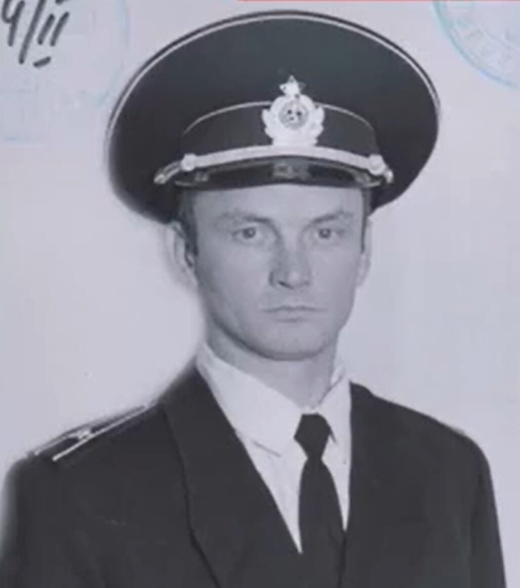 Павел Тулеев служил офицером в ВМФ. Фото из интернета.