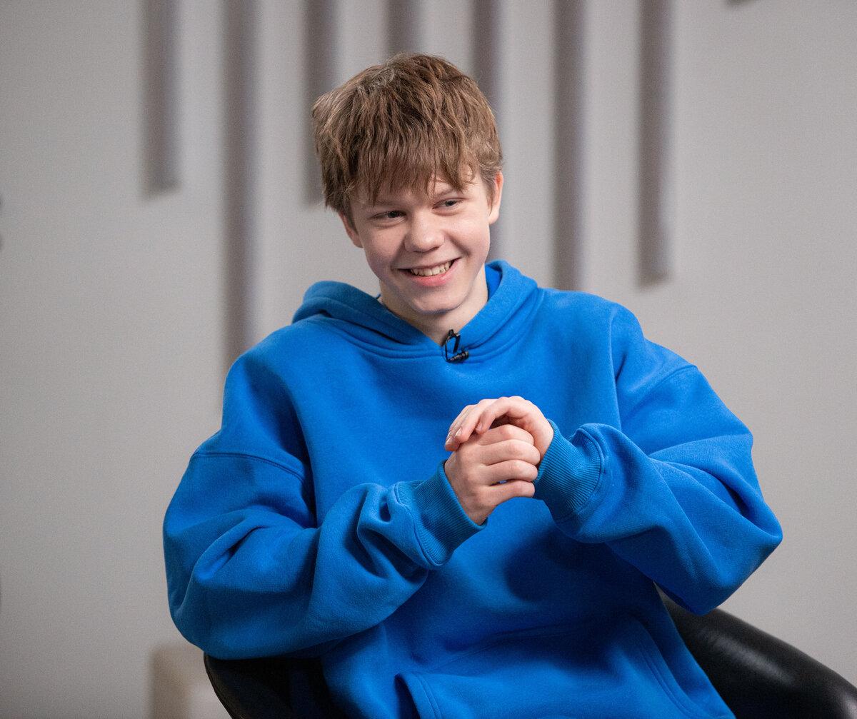 Тимофей на съёмках интервью