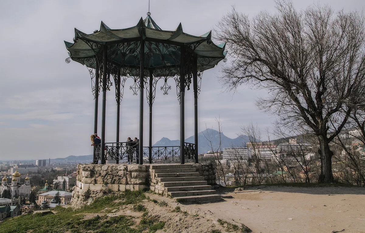 Новая беседка представляет собой восьмигранник