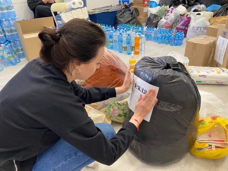    В Штабе общественной поддержки оренбуржцы могут получить психологическую и гумпомощь Марина Шарт