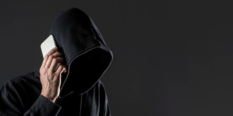 Мошенники часто бывают довольно хитрыми, знают, как воздействовать на человека.