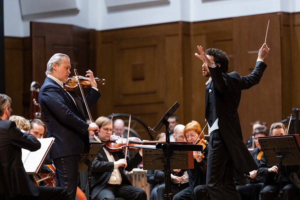   Мировая премьера Концерта № 2 для скрипки с оркестром прозвучала в Новосибирске, солировал Вадим Репин. / Фото: Предоставлено Транссибирским Арт-Фестивалем