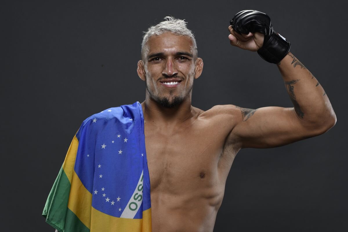 Оливейра. Оливера боец UFC. Charles Oliveira UFC.