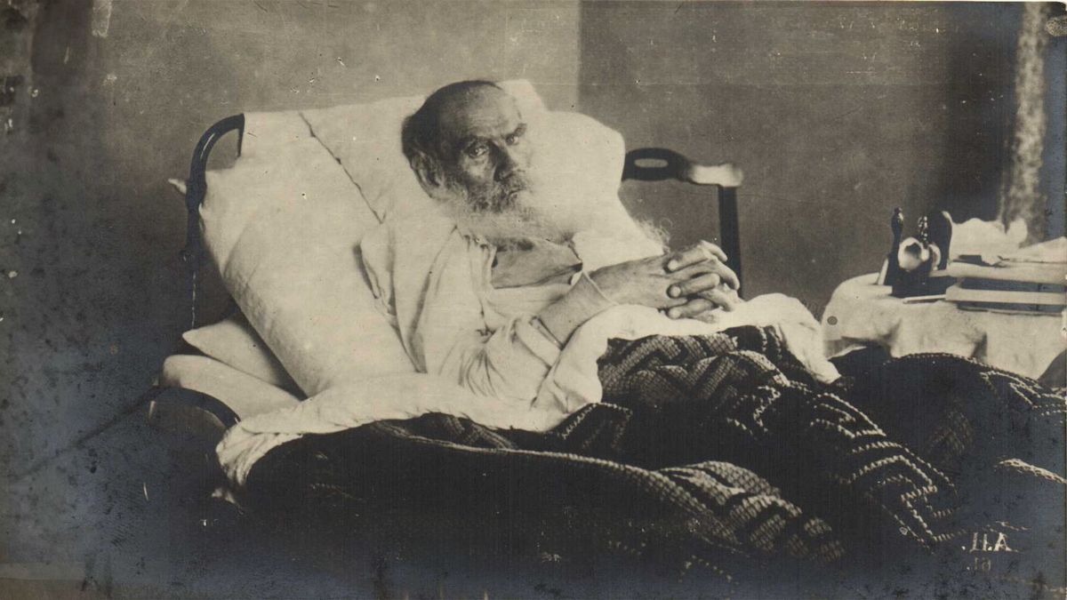 Лев Толстой на смертном одре