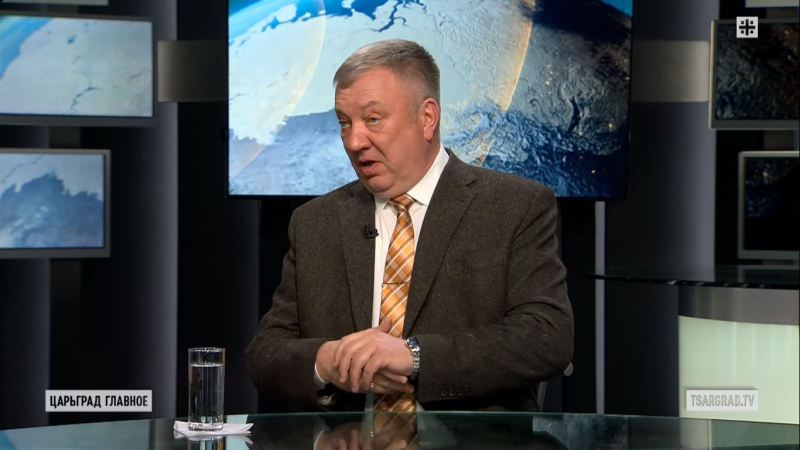 АНДРЕЙ ГУРУЛЁВ ВНОВЬ НАЗВАЛ ВЛАДИМИРА ЗЕЛЕНСКОГО "ЧУЧЕЛОМ". ОН ОБЪЯСНИЛ, ПОЧЕМУ В ДАННОМ СЛУЧАЕ ТРУДНО ПОДОБРАТЬ ДРУГОЕ СЛОВО. ФОТО: ЦАРЬГРАД