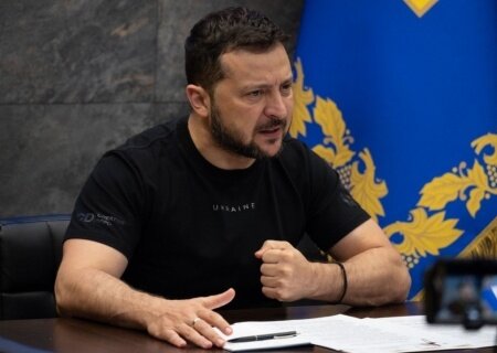    Зеленский пригрозил Евросоюзу Путиным, если Украину не возьмут в состав ЕС уже в июне