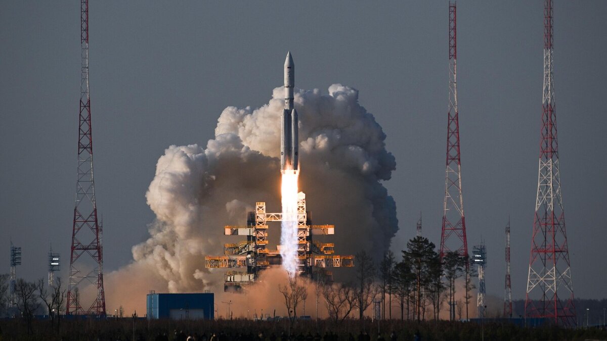 Ангара А5. Всё-таки она очень красива. Здесь и далее - фото из Яндекс галереи, Роскосмос.