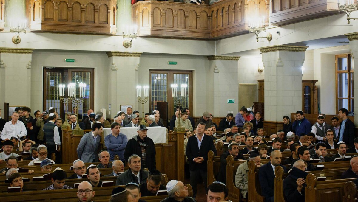     В каком именно религиозном месте планировалась атака террористов, не уточняется.