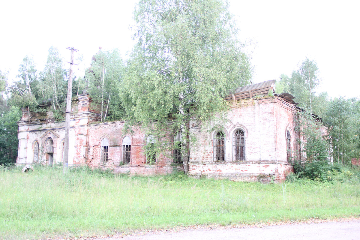 Вот что осталось от церкви в наши дни. 