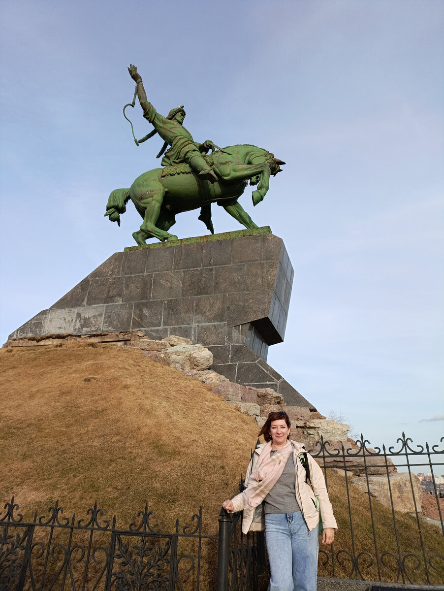 Памятник национальному башкирскому герою Салавату Юлаеву