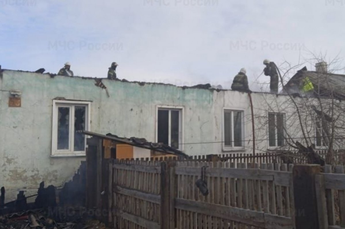    Восьмилетний мальчик погиб на пожаре в брусовом доме в Тайшете