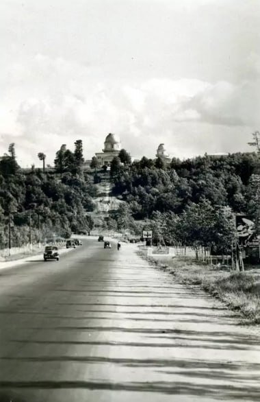 Вид с нынешнего Пулковского шоссе на Пулковские высоты, 1957 г. Источник pastvu.com