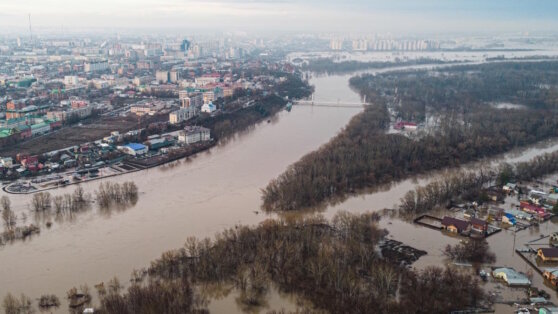    Уровень воды в реке Урал в Оренбурге достиг 1129 см Алина Городниченко