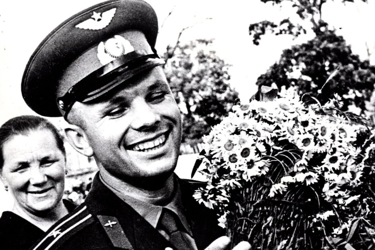 Юра - он такой один.