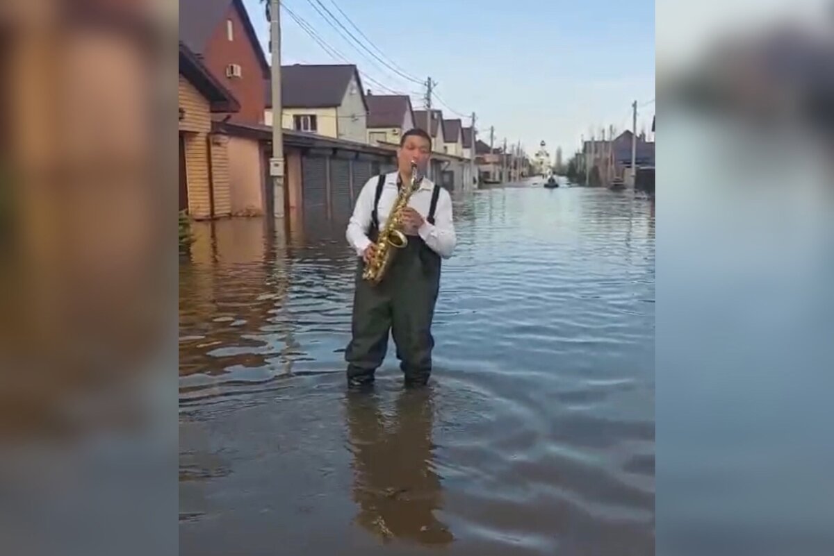 Жители поселка Весенний 2 встречают паводок по колено в воде и под живую  музыку | Урал56.Ру | Оренбург, Орск - главные новости | Дзен