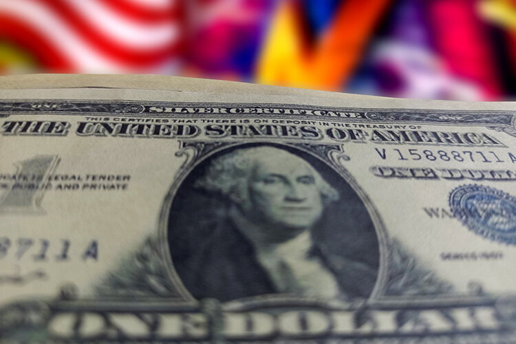    В марте минфин США исполнил бюджет с дефицитом 236 млрд — это третий худший результат за все время после марта 2023-го (378 млрд) и марта 2020-го (659 млрд).   
Фото: © Cfoto / Keystone Press Agency / www.globallookpress.com