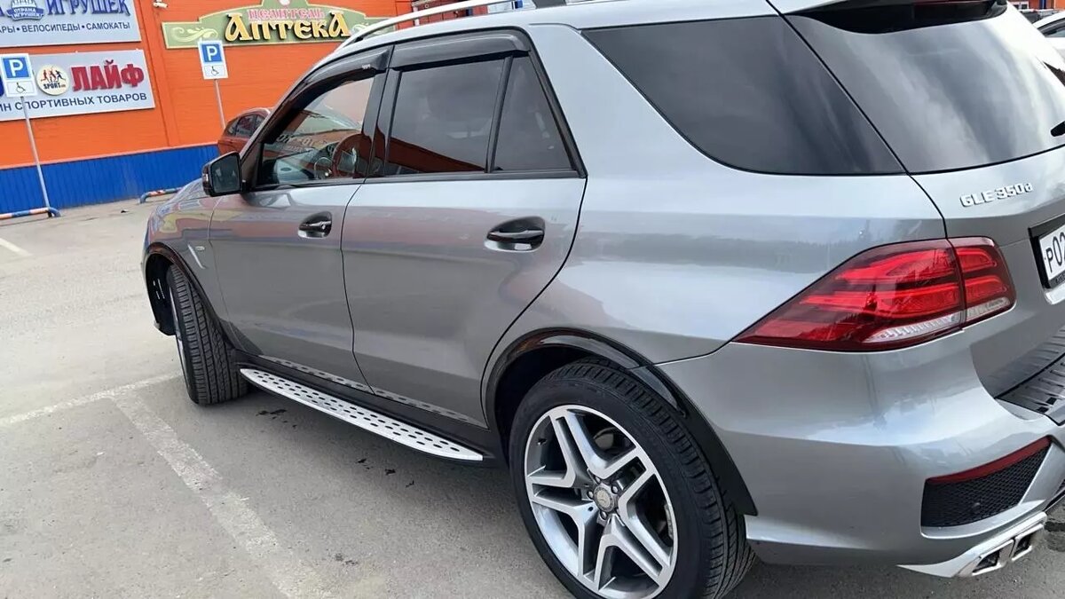     Известный закон Мерфи от американца Артура Блоха гласит: если какая-нибудь неприятность может случиться, она случается. В нашем случае, если неприятность случается в условиях слабого рубля и санкций с 10 — летним Мерседесом МЛ-350d в 166 кузове, то она вдвойне неприятна. Что и показал личный опыт.