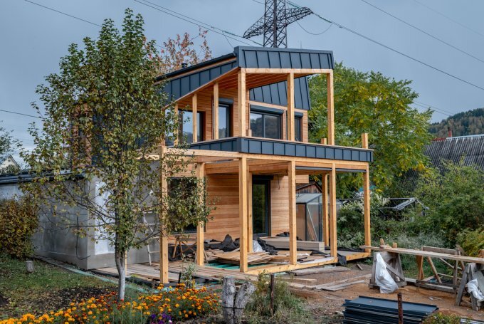 Строительные работы на даче Евгения начались спустя 3 года после покупки участка.